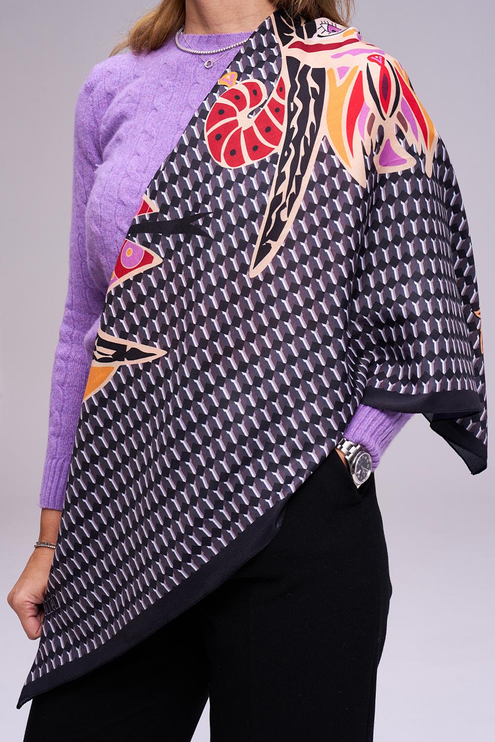 Siyah Şahmeran Monogram Fular